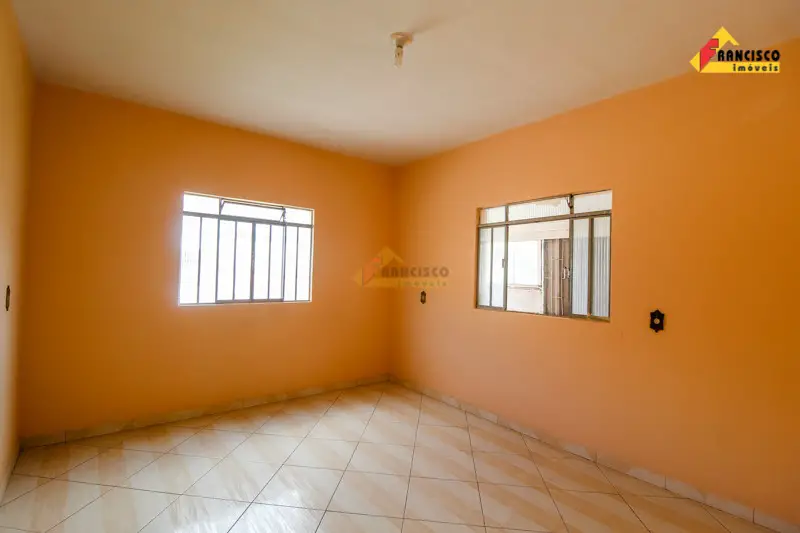 Foto 1 de Casa com 3 Quartos para alugar, 85m² em Niterói, Divinópolis