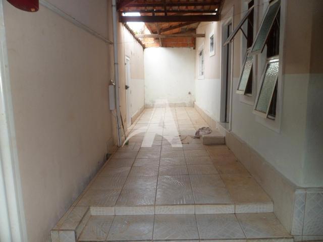 Foto 3 de Casa com 3 Quartos para alugar, 10m² em Segismundo Pereira, Uberlândia
