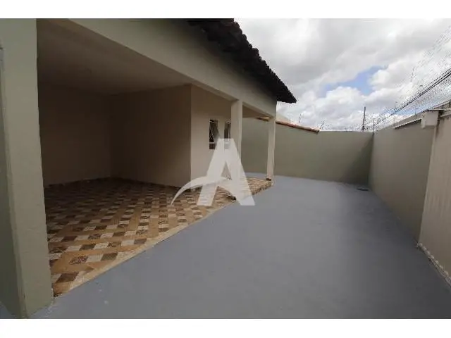 Foto 1 de Casa com 3 Quartos para alugar, 10m² em Segismundo Pereira, Uberlândia