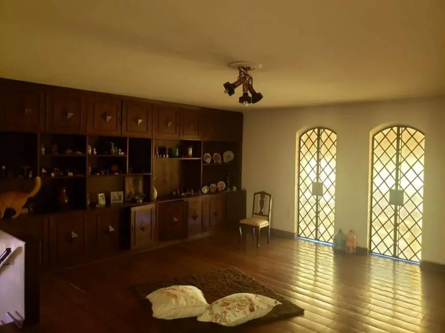 Foto 1 de Casa com 4 Quartos à venda, 450m² em Jardim Nasralla, Bauru