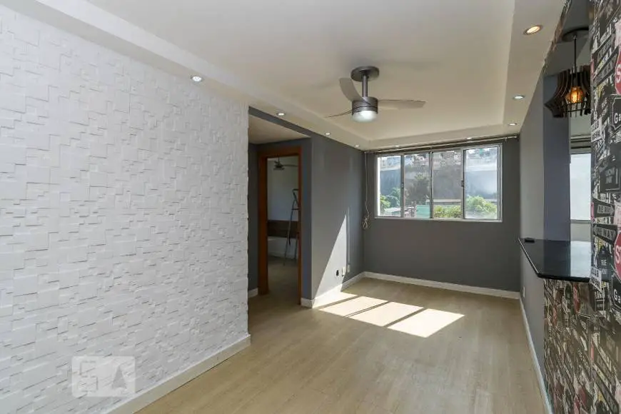 Foto 1 de Apartamento com 2 Quartos à venda, 46m² em Parada de Lucas, Rio de Janeiro