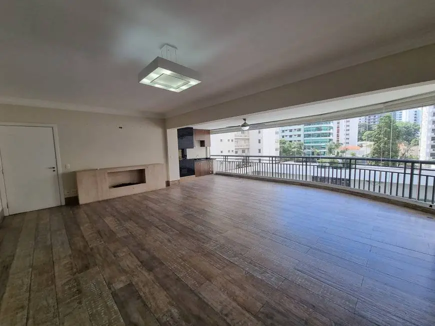 Foto 4 de Apartamento com 3 Quartos para alugar, 136m² em Campo Belo, São Paulo
