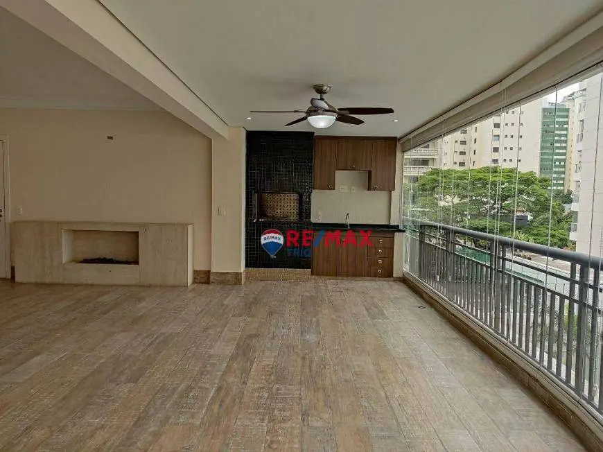 Foto 1 de Apartamento com 3 Quartos para alugar, 136m² em Campo Belo, São Paulo