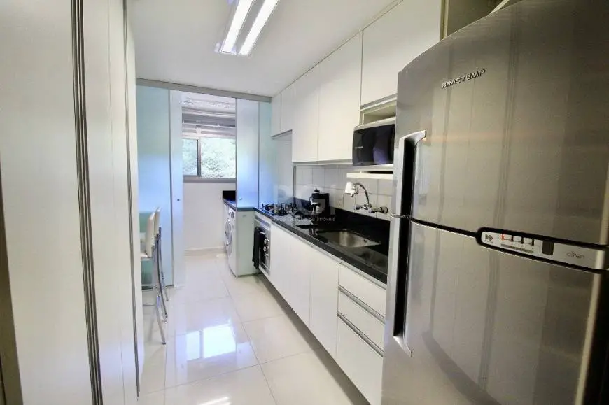 Foto 3 de Apartamento com 3 Quartos à venda, 80m² em Nonoai, Porto Alegre