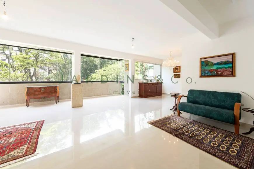Foto 1 de Apartamento com 4 Quartos para alugar, 250m² em Vila Nova Conceição, São Paulo