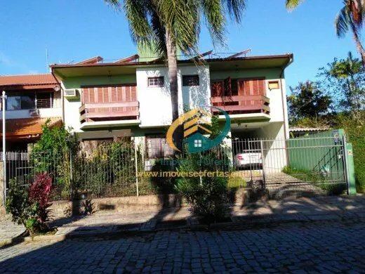 Foto 3 de Casa com 4 Quartos à venda, 256m² em Itacorubi, Florianópolis