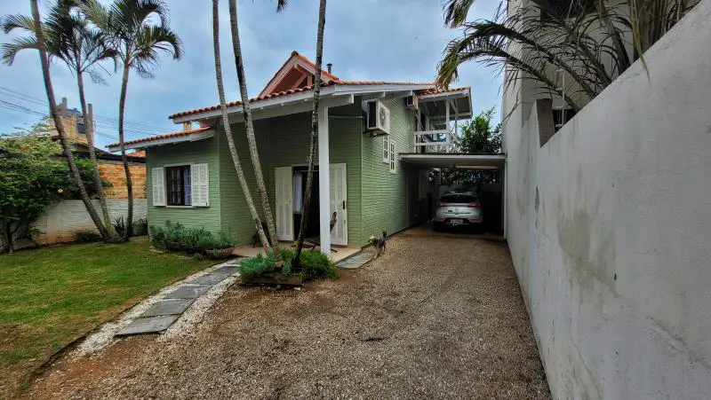Foto 1 de Casa com 4 Quartos para alugar, 120m² em Rio Tavares, Florianópolis