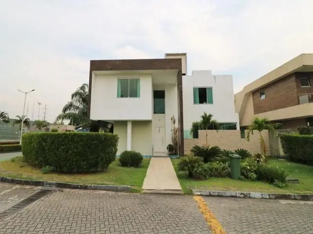 Foto 1 de Casa de Condomínio com 5 Quartos à venda, 88437m² em Aleixo, Manaus