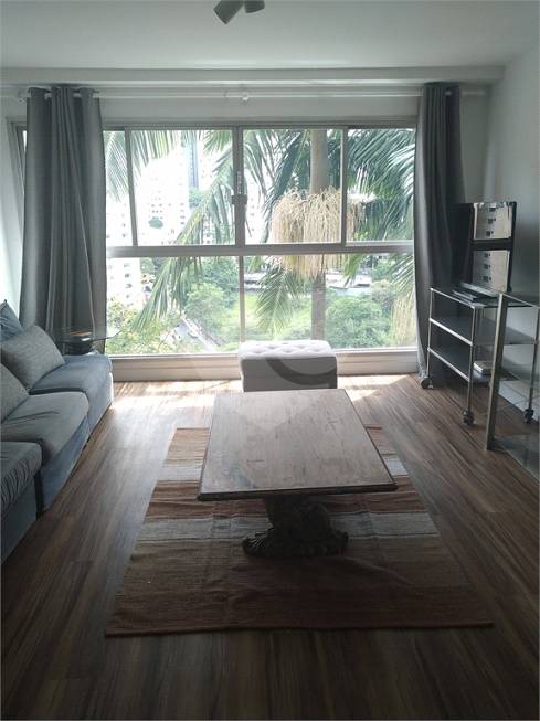 Foto 1 de Apartamento com 3 Quartos para alugar, 116m² em Bela Vista, São Paulo
