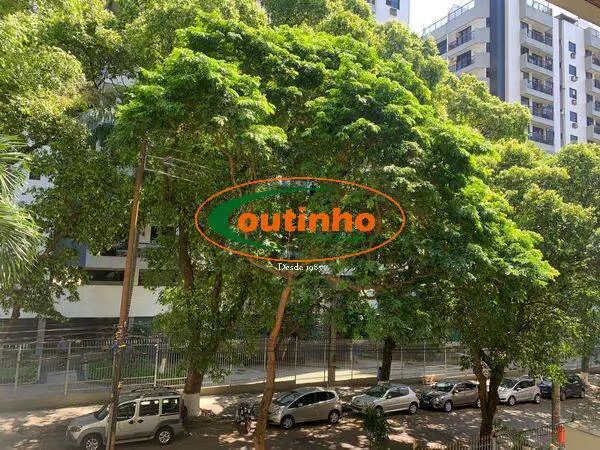 Foto 1 de Apartamento com 3 Quartos à venda, 130m² em Grajaú, Rio de Janeiro