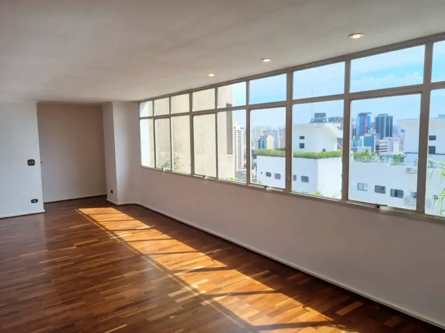 Foto 1 de Apartamento com 3 Quartos para alugar, 210m² em Vila Nova Conceição, São Paulo