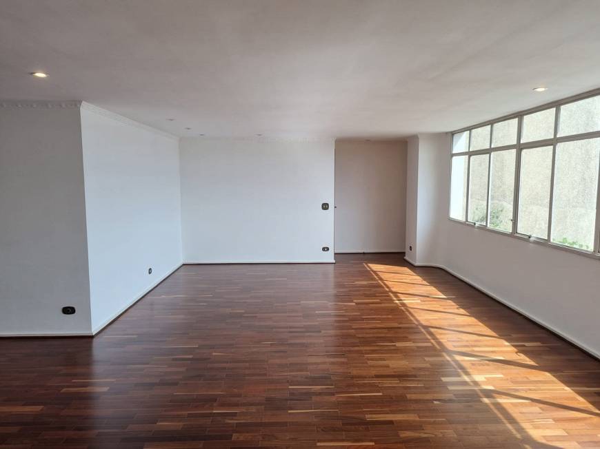 Foto 5 de Apartamento com 3 Quartos para alugar, 210m² em Vila Nova Conceição, São Paulo