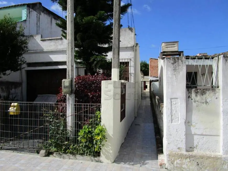 Foto 1 de Casa com 1 Quarto para alugar, 10m² em Centro, Pelotas
