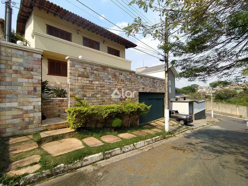 Foto 1 de Casa com 1 Quarto para alugar, 314m² em Planalto, Belo Horizonte