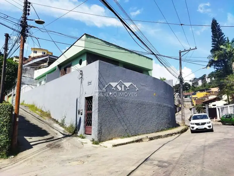 Foto 1 de Casa com 2 Quartos para alugar, 60m² em Castelanea, Petrópolis