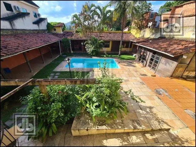 Foto 1 de Casa com 3 Quartos à venda, 800m² em Tanque, Rio de Janeiro