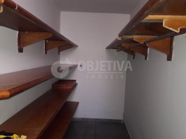Foto 5 de Casa com 3 Quartos para alugar, 181m² em Vigilato Pereira, Uberlândia