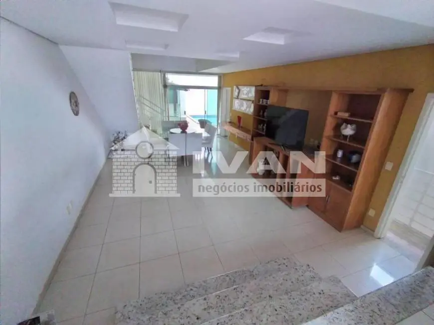 Foto 2 de Casa com 3 Quartos para alugar, 352m² em Vigilato Pereira, Uberlândia
