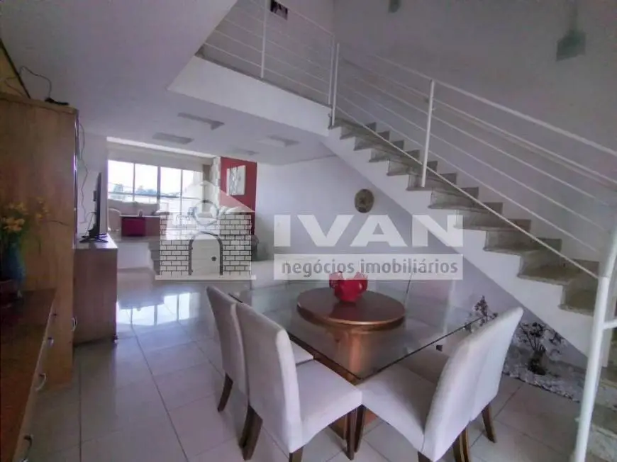 Foto 5 de Casa com 3 Quartos para alugar, 352m² em Vigilato Pereira, Uberlândia