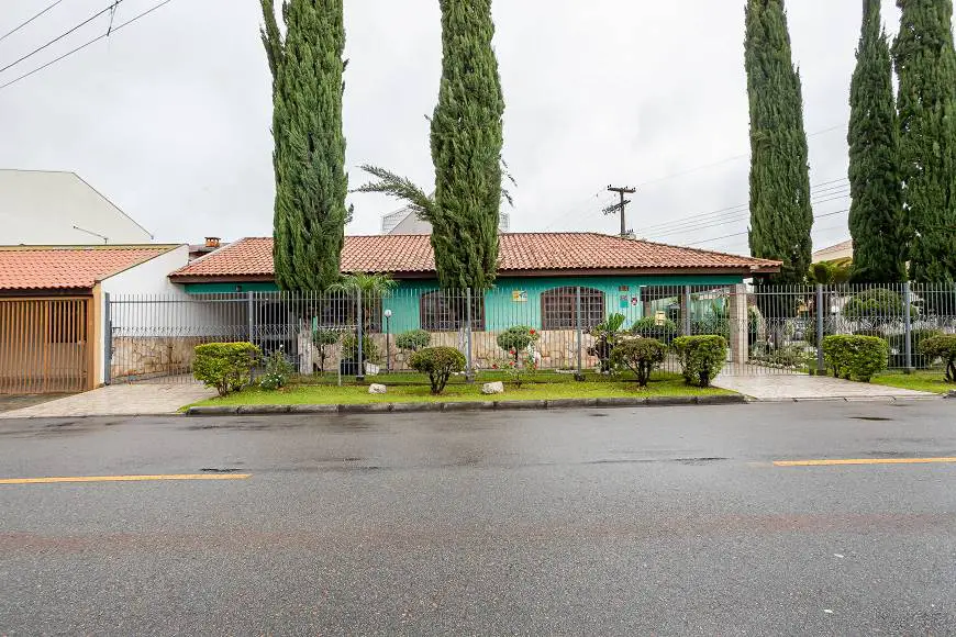 Foto 1 de Casa com 5 Quartos à venda, 240m² em Sitio Cercado, Curitiba
