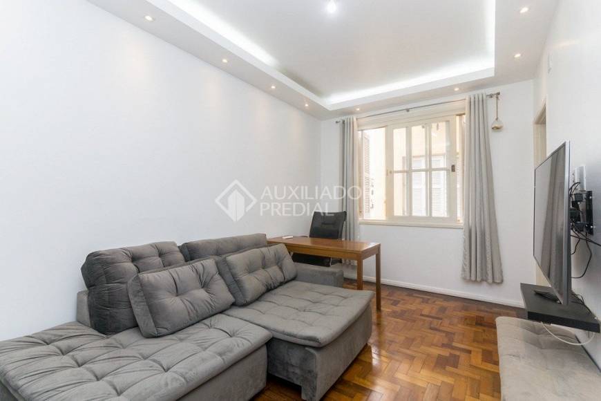 Foto 1 de Apartamento com 1 Quarto para alugar, 50m² em Auxiliadora, Porto Alegre