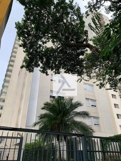 Foto 2 de Apartamento com 2 Quartos para alugar, 70m² em Moema, São Paulo