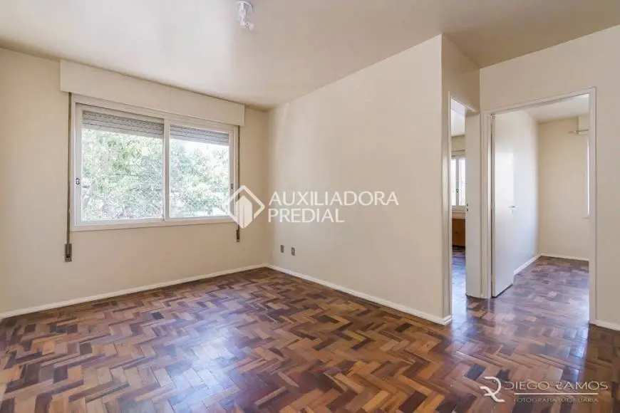 Foto 1 de Apartamento com 2 Quartos à venda, 75m² em Passo da Areia, Porto Alegre