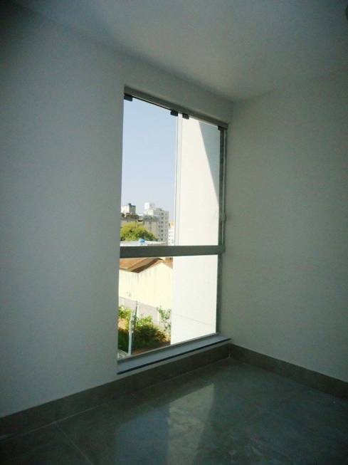 Foto 2 de Apartamento com 3 Quartos à venda, 76m² em Sagrada Família, Belo Horizonte