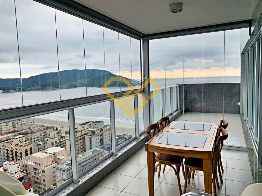 Foto 1 de Apartamento com 4 Quartos à venda, 235m² em Embaré, Santos