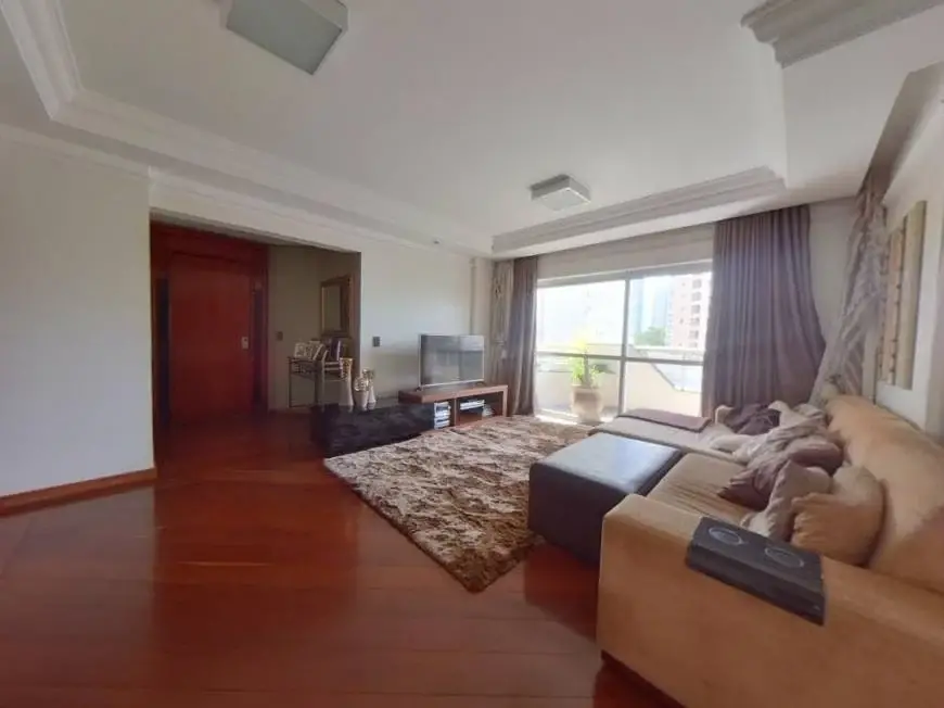Foto 1 de Apartamento com 4 Quartos à venda, 205m² em Jardim Goiás, Goiânia
