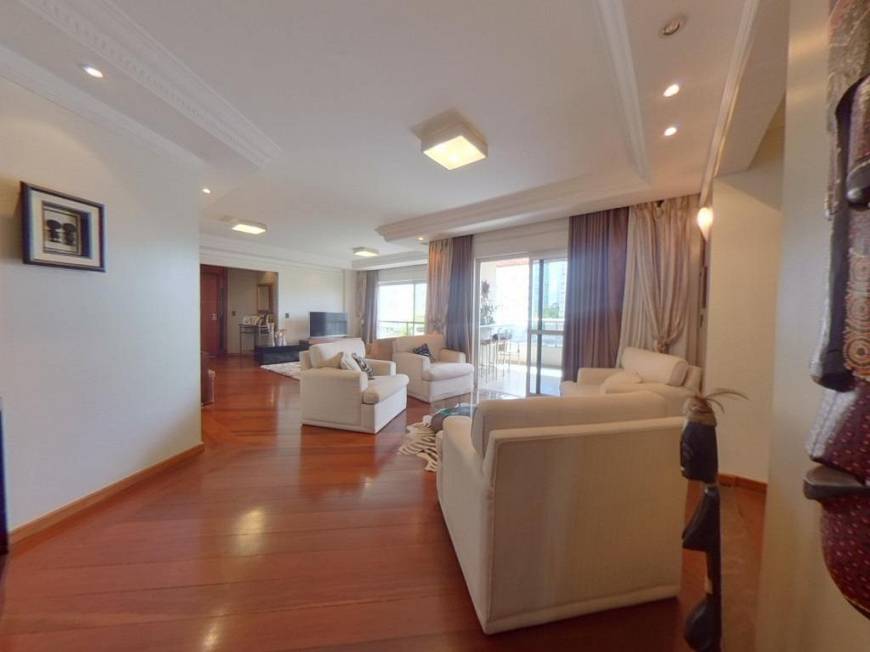 Foto 2 de Apartamento com 4 Quartos à venda, 205m² em Jardim Goiás, Goiânia