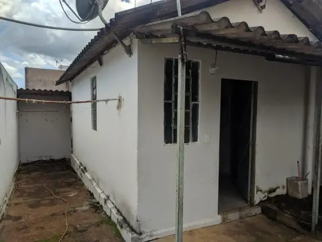 Foto 1 de Casa com 2 Quartos à venda, 30m² em Santa Rosa, Uberlândia