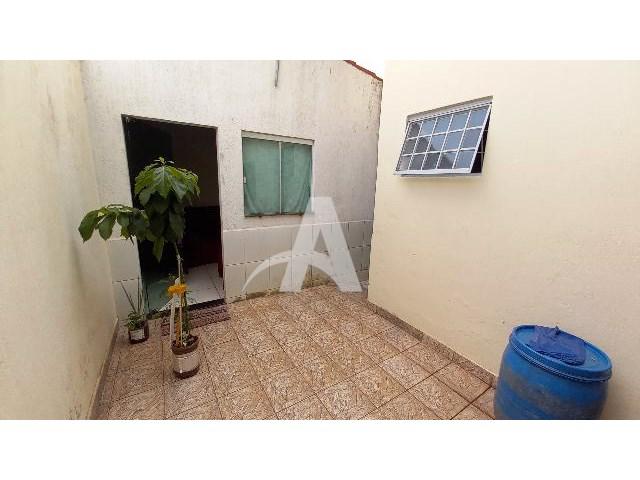 Foto 1 de Casa com 2 Quartos à venda, 240m² em Segismundo Pereira, Uberlândia