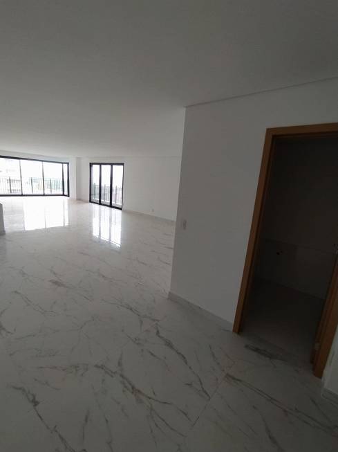 Foto 3 de Apartamento com 3 Quartos à venda, 221m² em Setor Marista, Goiânia
