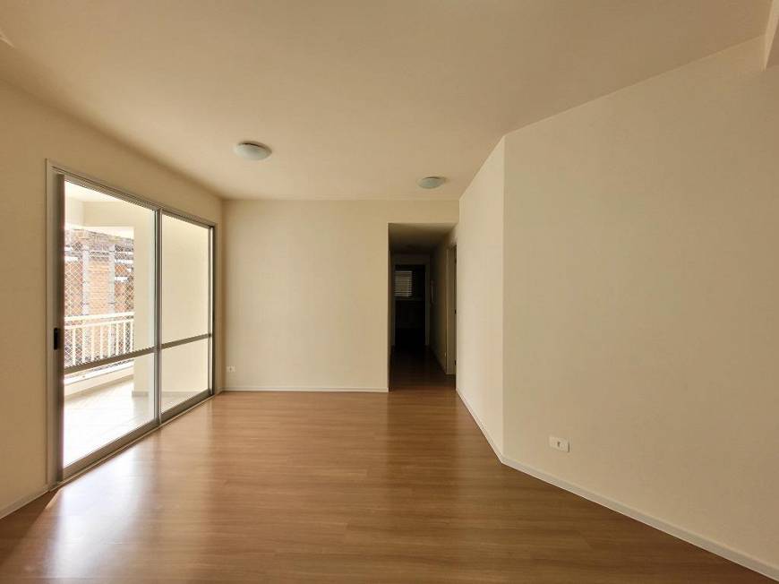 Foto 3 de Apartamento com 3 Quartos para alugar, 75m² em Zona 08, Maringá