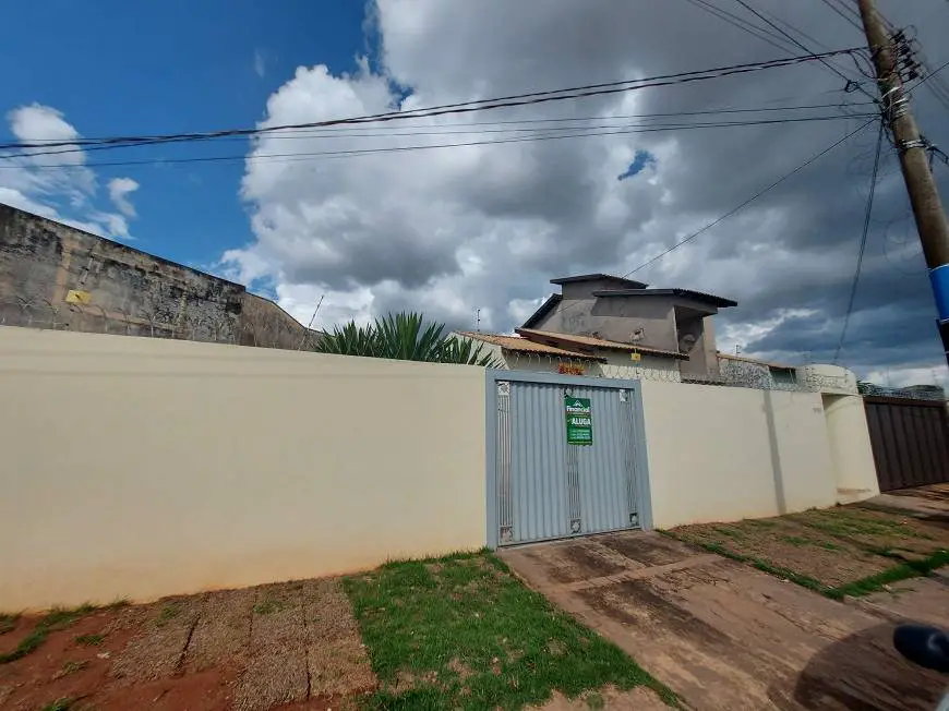 Foto 1 de Casa com 2 Quartos para alugar, 60m² em Caranda Bosque, Campo Grande