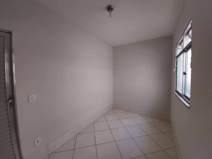 Foto 4 de Casa com 2 Quartos para alugar, 59m² em  Vila Valqueire, Rio de Janeiro