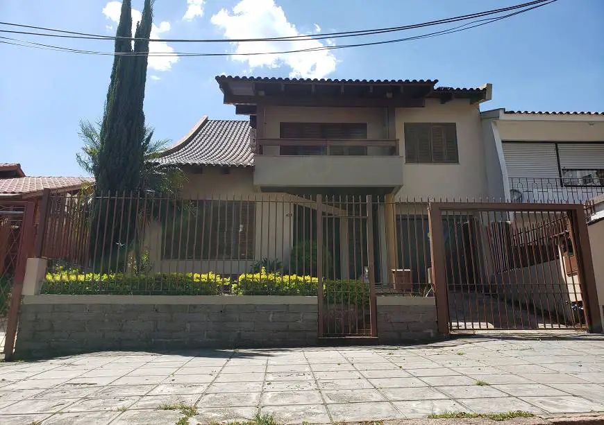 Foto 1 de Casa com 3 Quartos à venda, 365m² em Jardim São Pedro, Porto Alegre