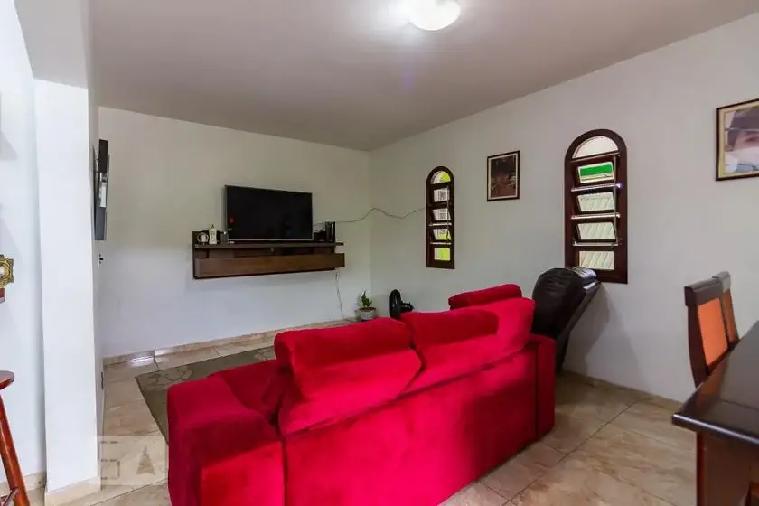 Foto 1 de Casa com 3 Quartos para alugar, 180m² em Quitaúna, Osasco