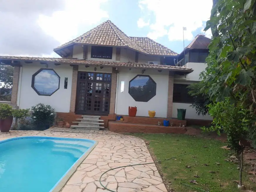 Foto 1 de Casa com 4 Quartos à venda, 255m² em Centro, Alto Paraíso de Goiás
