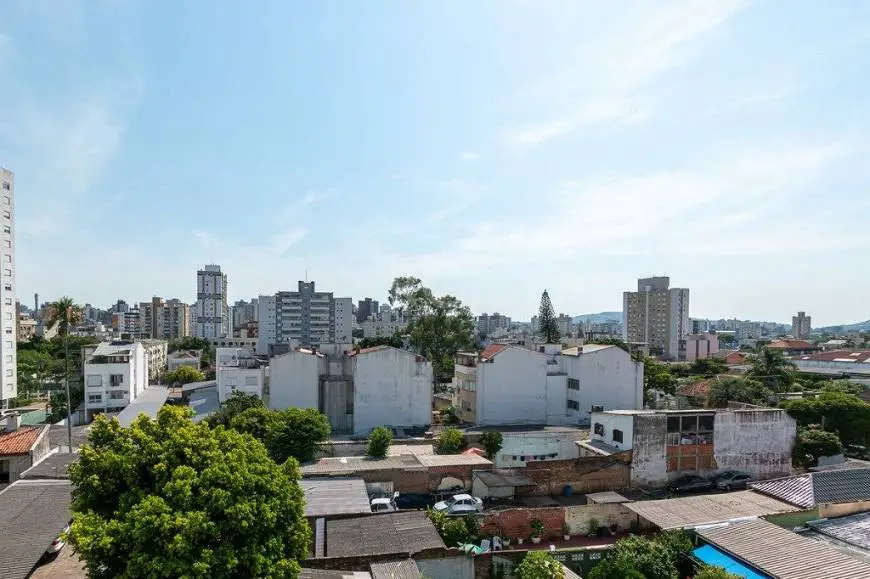 Foto 4 de Apartamento com 2 Quartos à venda, 73m² em Santana, Porto Alegre