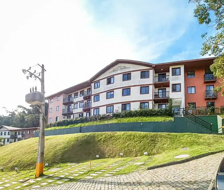 Foto 1 de Apartamento com 3 Quartos para alugar, 55m² em Samambaia, Petrópolis