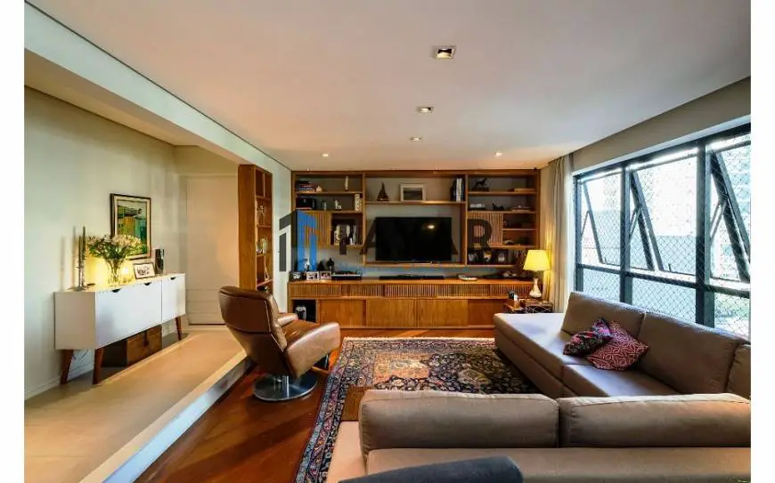 Foto 1 de Apartamento com 4 Quartos à venda, 190m² em Vila Nova Conceição, São Paulo