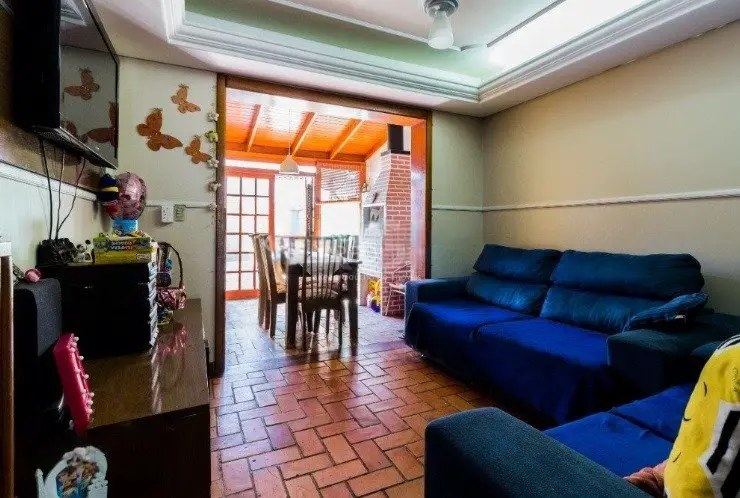 Foto 1 de Casa com 3 Quartos à venda, 95m² em Jardim Itú Sabará, Porto Alegre