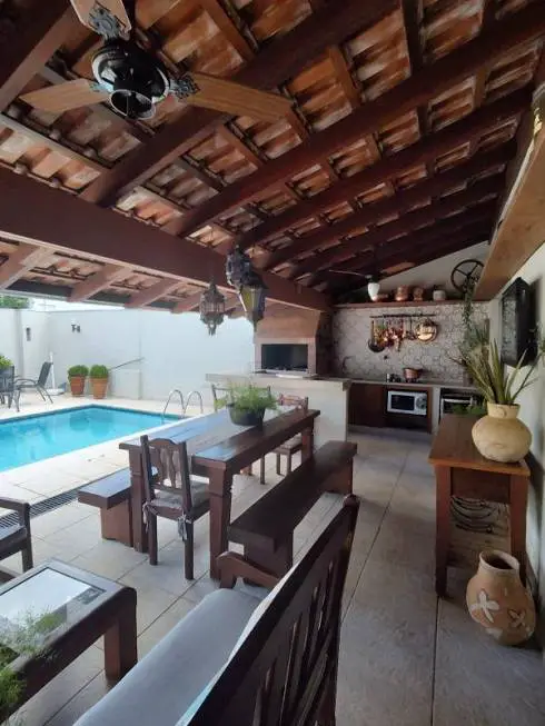 Foto 5 de Casa com 3 Quartos à venda, 243m² em Vila Antonio Vendas, Campo Grande