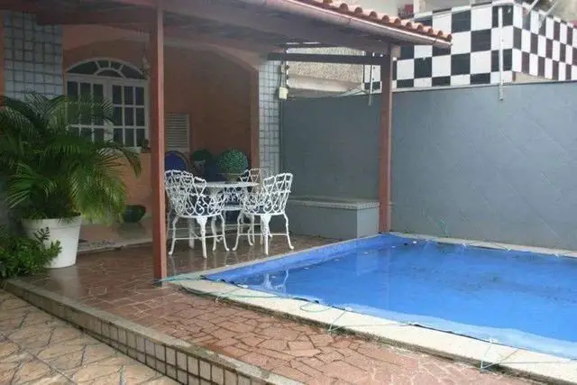 Foto 2 de Casa com 4 Quartos à venda, 400m² em Independencia, Taubaté