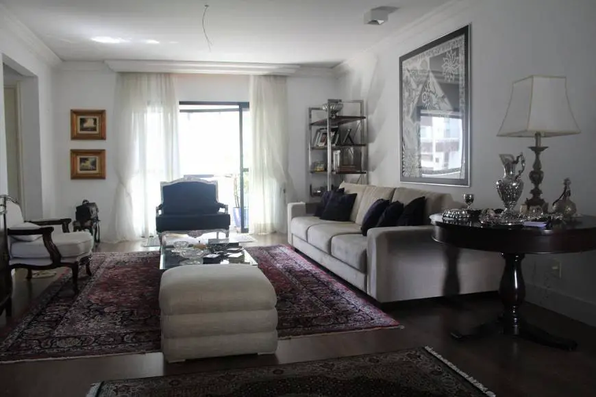 Foto 1 de Apartamento com 3 Quartos para alugar, 152m² em Água Verde, Curitiba