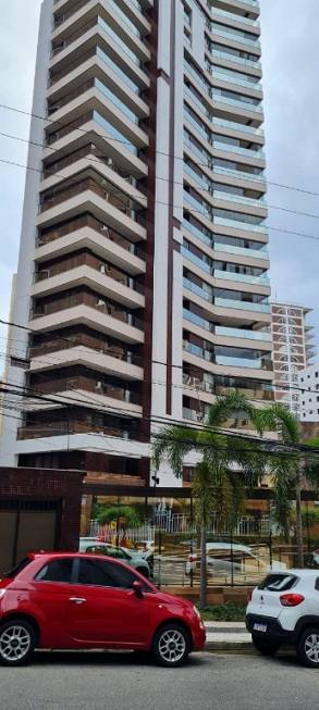 Foto 2 de Apartamento com 3 Quartos à venda, 235m² em Meireles, Fortaleza