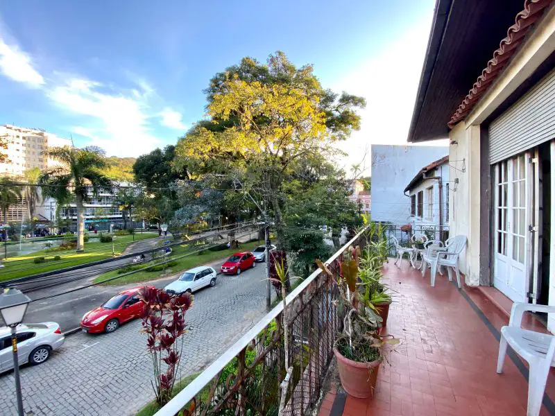 Foto 1 de Casa com 10 Quartos para alugar, 382m² em Centro, Petrópolis