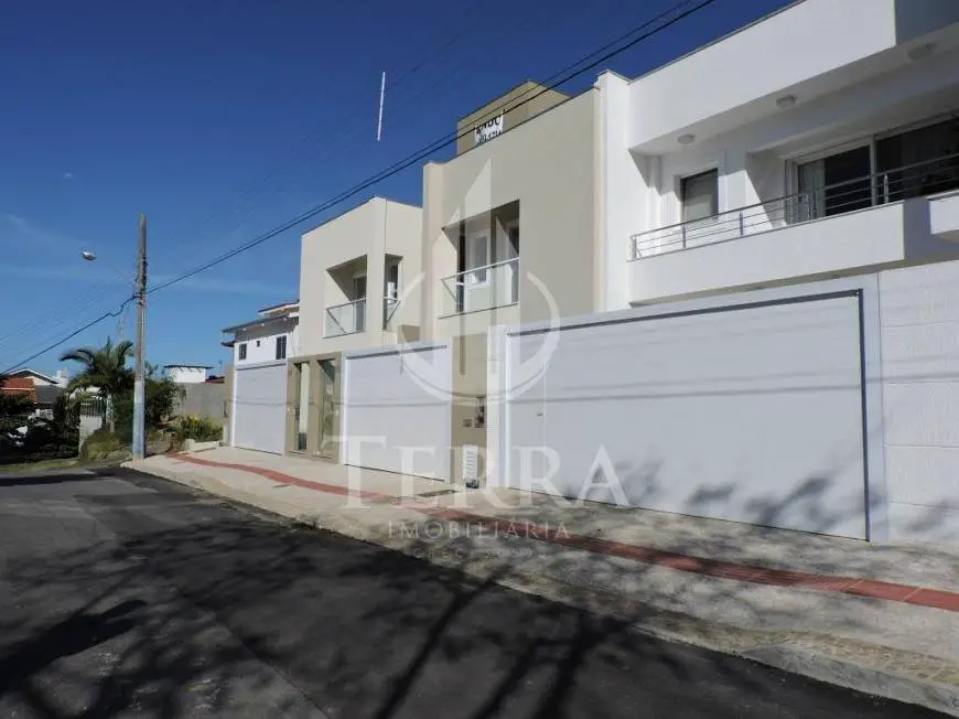 Foto 3 de Casa com 3 Quartos à venda, 175m² em Praia dos Amores, Balneário Camboriú